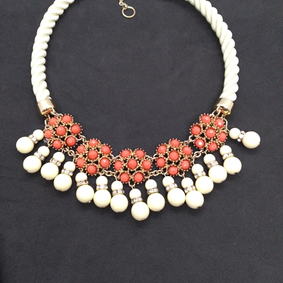 Banana Republic statement necklace - Picture 12 of 14